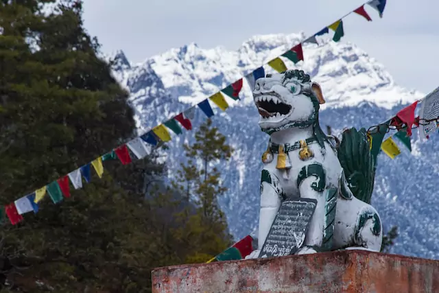 Bhutanese Legacy: Visual Memories of Your Journey through Tashichho Dzong